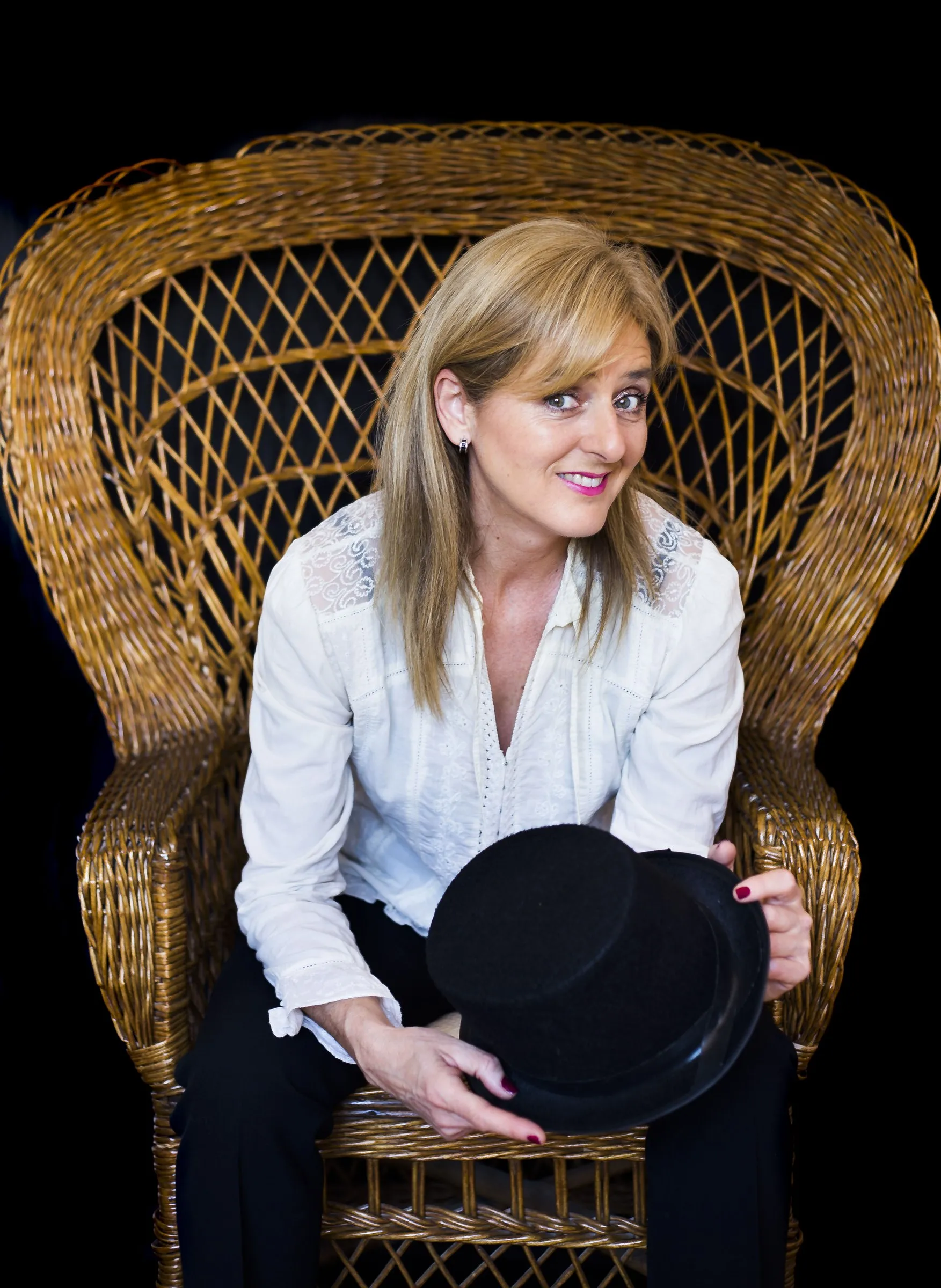 Luisa Valares — butaca sombrero