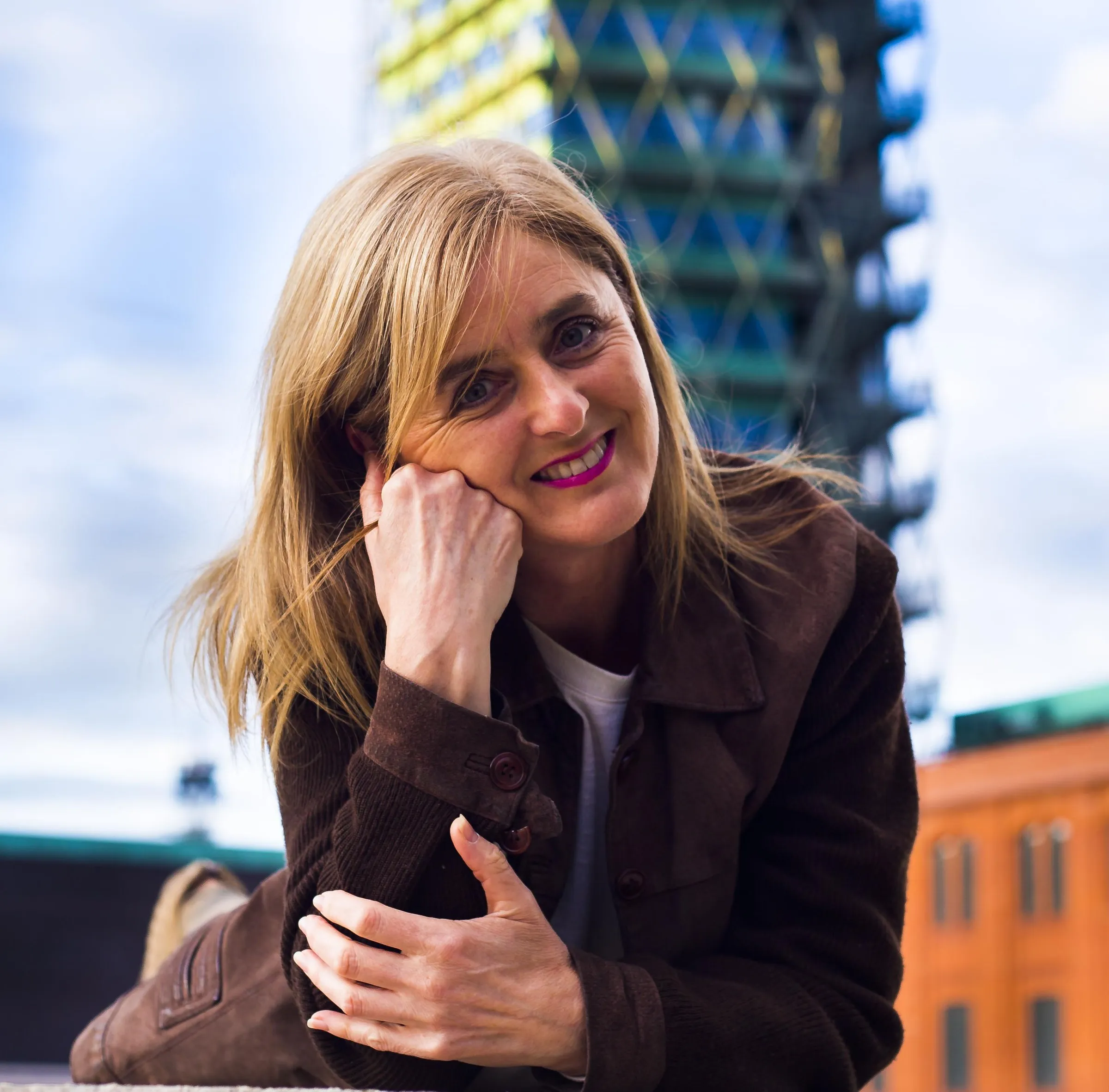 Luisa Valares — urbano sonrisa