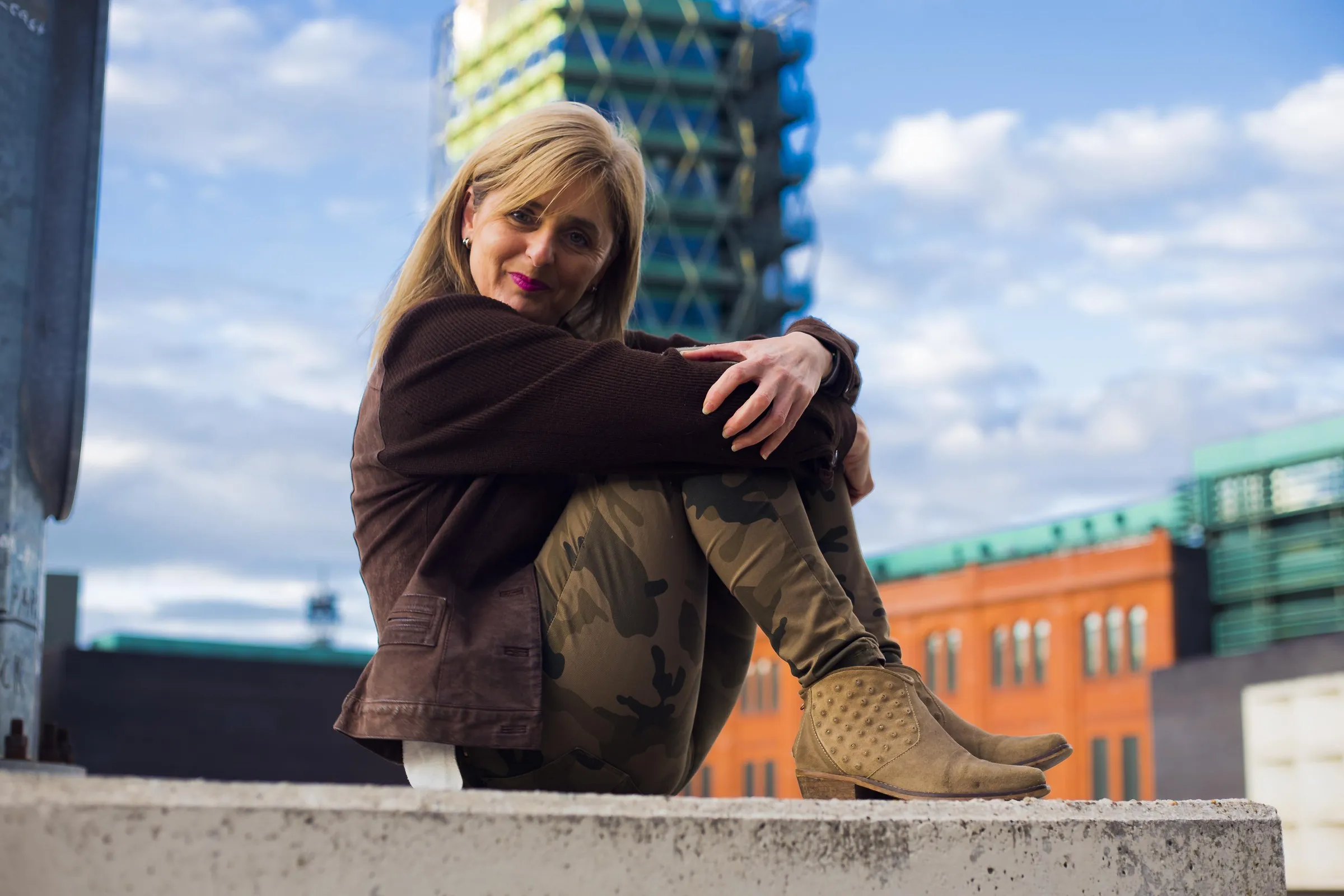 Luisa Valares — azotea botas