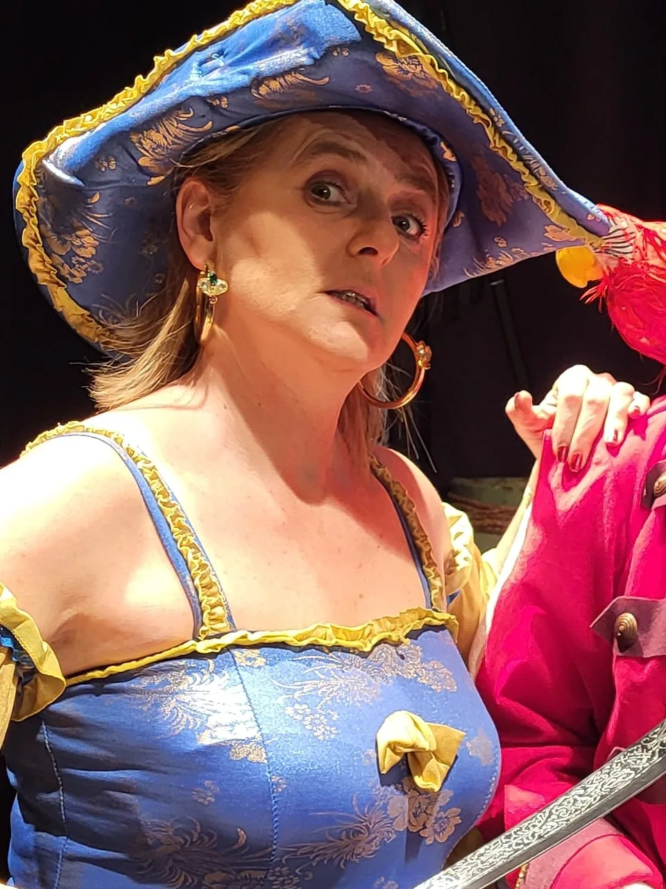 Luisa Valares como Capitana Rosalinda en Una de piratas